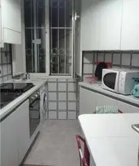 BELLA STANZA DOPPIA TRA COLOSSEO E SAN GIOVANNI BELLA STANZA DOPPIA TRA COLOSSEO E SAN GIOVANNI