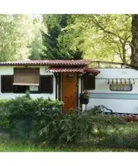 ROULOTTE CON PRE INGRESSO E TELO DI COPERTURA