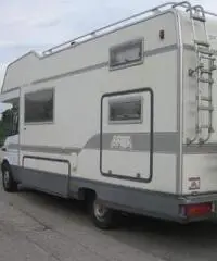 Mansardato arca america 407 su mercedes