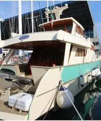 barca a motore AZZURRO 74 S anno 2006 lunghezza mt 22