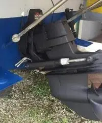 Gommone sacs +cartello stradale