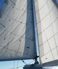 Barca a vela pronta alla boa. Pesca solo 90cm Barca a vela pronta alla boa. Pesca solo 90cm