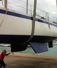 Barca a vela pronta alla boa. Pesca solo 90cm