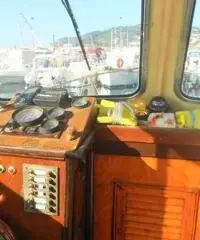 barca a motore ZONA NEUTRA mare anno 1994 lunghezza mt 750