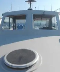 barca a motore ZONA NEUTRA mare anno 1994 lunghezza mt 750