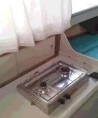 barca a motore BERTRAM 25 cabin express anno 1965 lunghezza mt 8