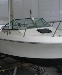 Robalo 2160 cuddy