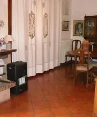 Casa indipendente a Lamporecchio in provincia di Pistoia