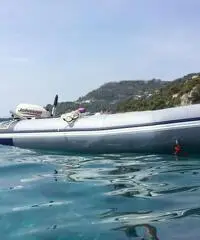 gommone con motore