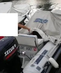 Gommone joker boat mt 4.40 + motore 40 cv Gommone joker boat mt 4.40 + motore 40 cv