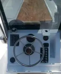 Barca Tonnetto metri 5,90 bianco motore fuoribordo Yamaha 40/60 Barca Tonnetto metri 5,90 bianco motore fuoribordo Yamaha 40/60