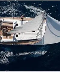 Offerta noleggio barca a vela a Napoli Media Ship Charter