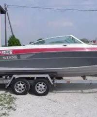 COMODA E CONFORTEVOLE BARCA A MOTORE,  6 POSTI OTTIMO STATO