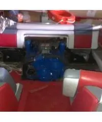 COMODA E CONFORTEVOLE BARCA A MOTORE,  6 POSTI OTTIMO STATO