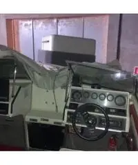 COMODA E CONFORTEVOLE BARCA A MOTORE,  6 POSTI OTTIMO STATO