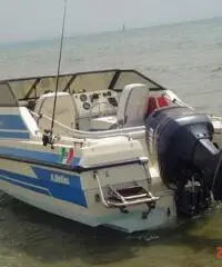 Barca semi gabinata