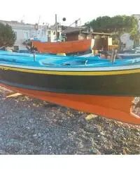 Barca in legno con entrobordo diesel