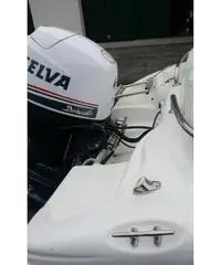 barca a motore RANIERI azzura anno 1999 lunghezza mt 5