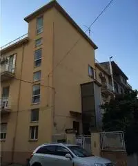 GIOIA TAURO VENDE: Appartamento in Via Liguria