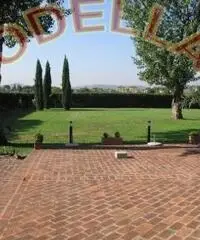 VILLE VILLETTE TERRATETTI - VILLA PLU
rifAMILIARE - CAMPI BISENZIO