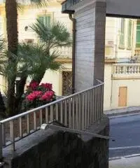 Affascinante Appartamento di 171 mq. con Terrazzo zona Casino' proprio dietro la Chiesa Russa.