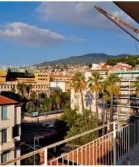 Vendita Cinque locali in Corso Orazio Raimondo