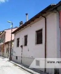 Avezzano -  Villa 8 locali € 85.000 T715