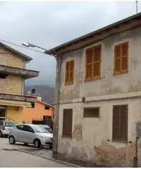 Appartamento in Vendita a Lecce nei Marsi di 50 mq