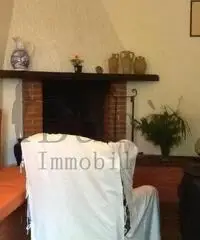 T
rifamiliare in vendita a Ameglia