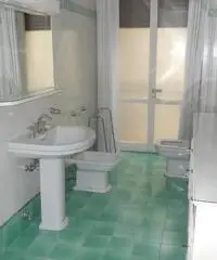 Appartamento in vendita a Viareggio 220 mq