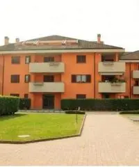 Vendita Bilocale in Via Fratelli Cervi, 11