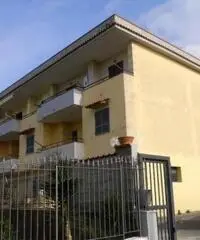 LICOLA TRIVANI 80 mq OTTIMO STATO € 99.000