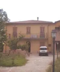 Antico Casale con giardino in una panoramica frazione di Cascia