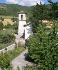 Antico Casale con giardino in una panoramica frazione di Cascia