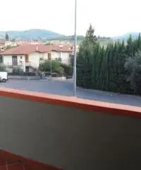 APPARTAMENTO di 3 vani e di 65 mq (CARMIGNANO)