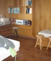 APPARTAMENTO di 4 vani e di 80 mq (CARMIGNANO)