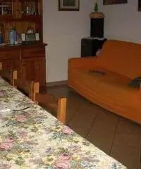 APPARTAMENTO di 6 vani e di 180 mq (CARMIGNANO)