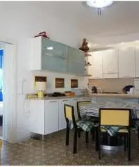 Pinarella, appartamento trilocale con ampio balcone