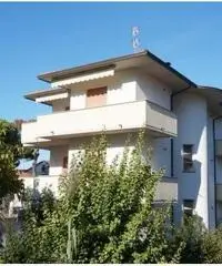 rif: 221 - Cervia, bilocale con balcone e posto auto vicino al mare
