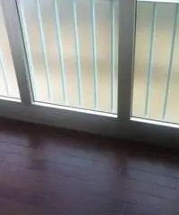 Alloggio in palazzina recintata con cortile giardino strada privata