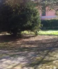 Villa Bifamiliare con terrazzo in via privata zona residenziale