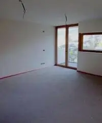 Vendita Multilocale in Via Commerciale, 143