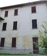 Cocquio Trevisago appartamento 5 locali