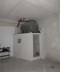 Aci Sant'Antonio: Magazzino Altro