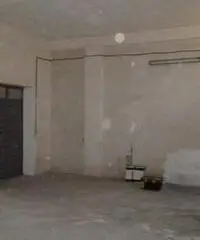 Aci Sant'Antonio: Magazzino Altro