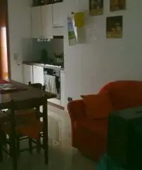 Porta-Rudiae (Lecce) fittasi singola, con balconcino, a stud