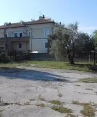 Affitto Capannone in Via del Praticello