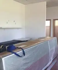 Affitto Laboratorio in Via  Via delle Grotte , 25