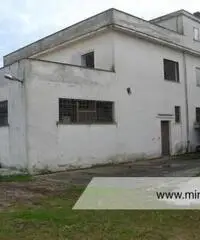 Affitto Laboratorio in via del Tridente,13