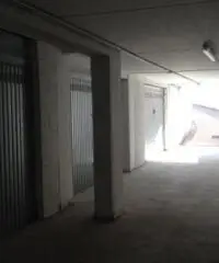 Affitto Magazzino in Via Frosinone, 4